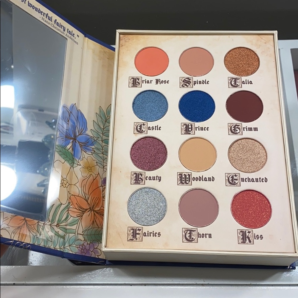 STORYBOOK COSMETICS pallet